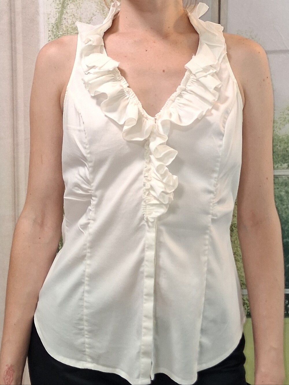 White House Black Market White Ruffled V-Neck Sleeveless Camisole